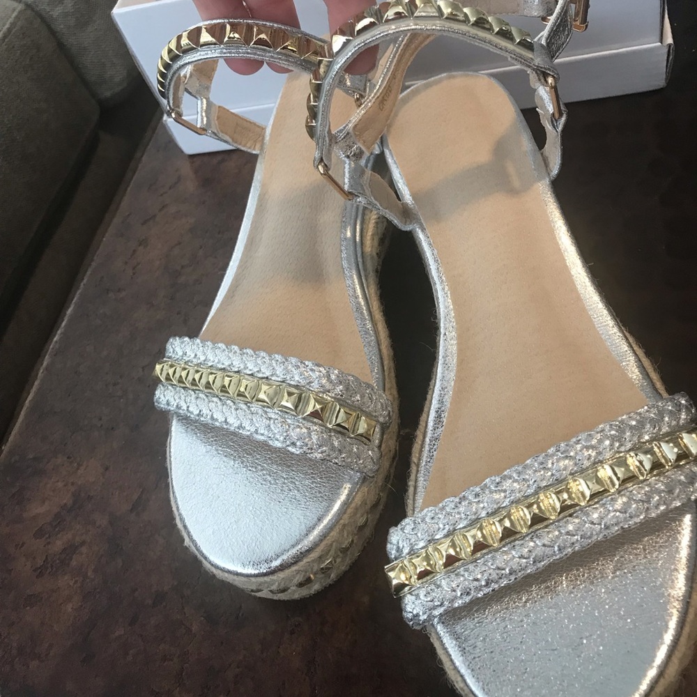 Platform metallic sandals